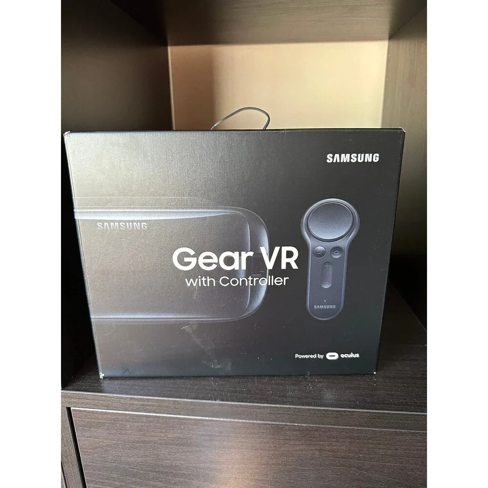 Samsung Gear VR SM-R324 With Controller Complete Powered by oculus